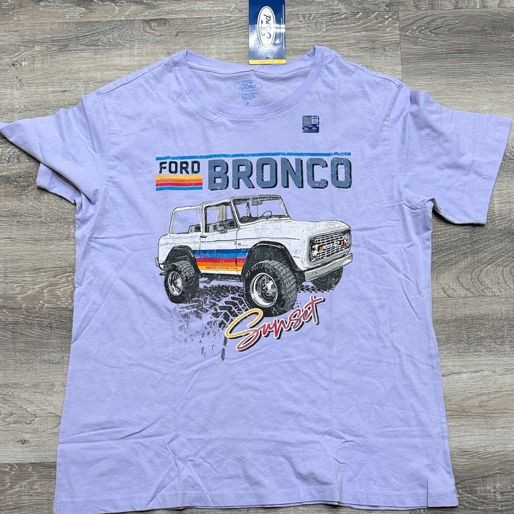 NWT Ford Bronco Lavender T-Shirt sz m